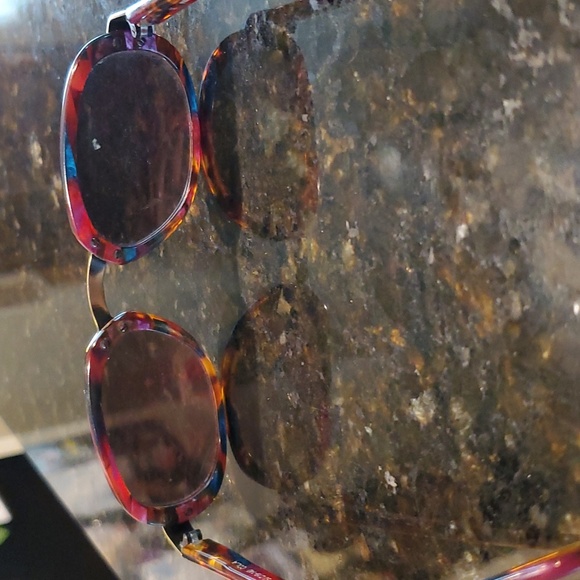 Vintage rainbow tortoise sunglasses frames with bronze accents. Funky style! - Picture 7 of 8